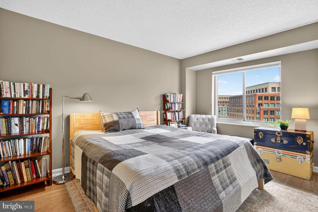 2121 Jamieson Ave #1208