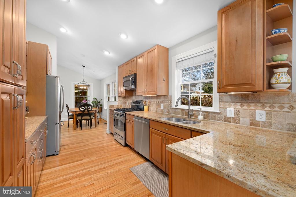 106 E MAPLE STREET