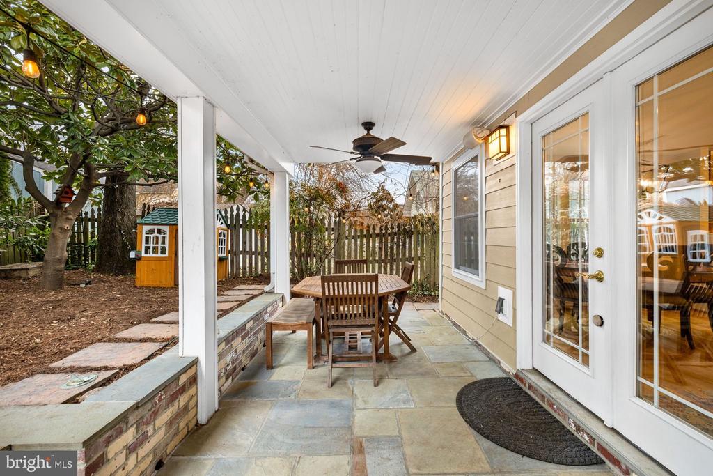 106 E MAPLE STREET
