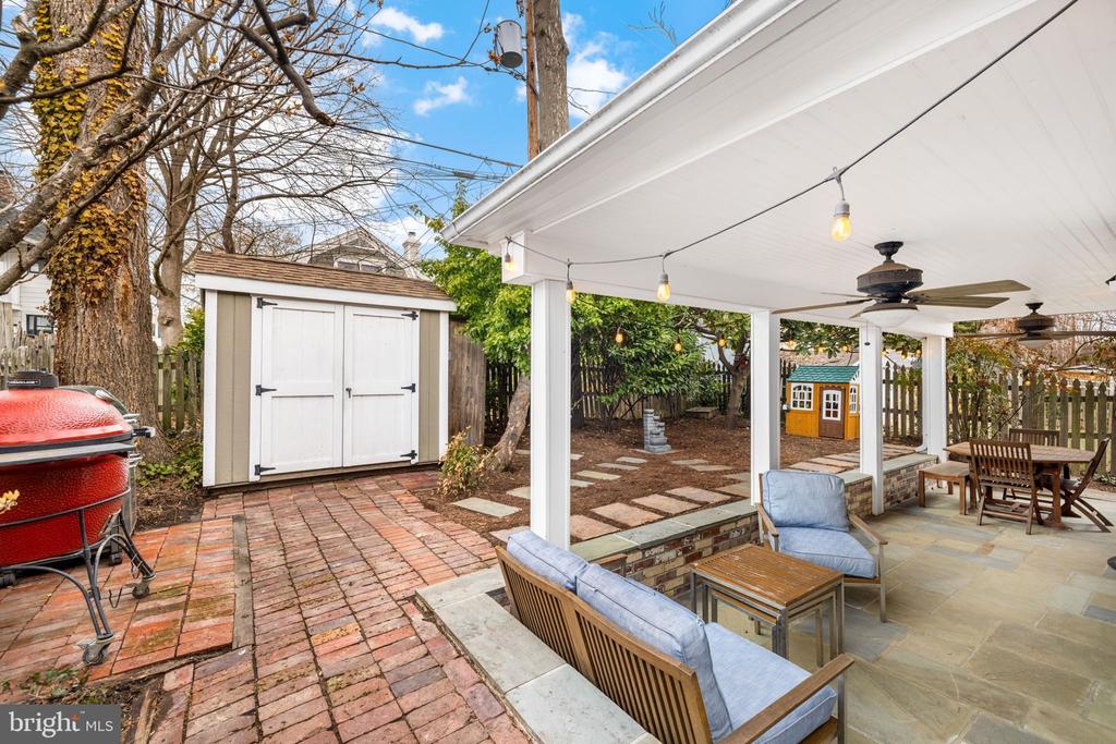 106 E MAPLE STREET