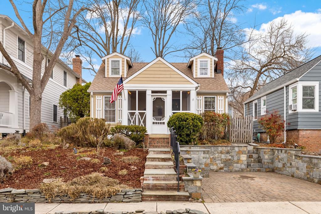 106 E MAPLE STREET