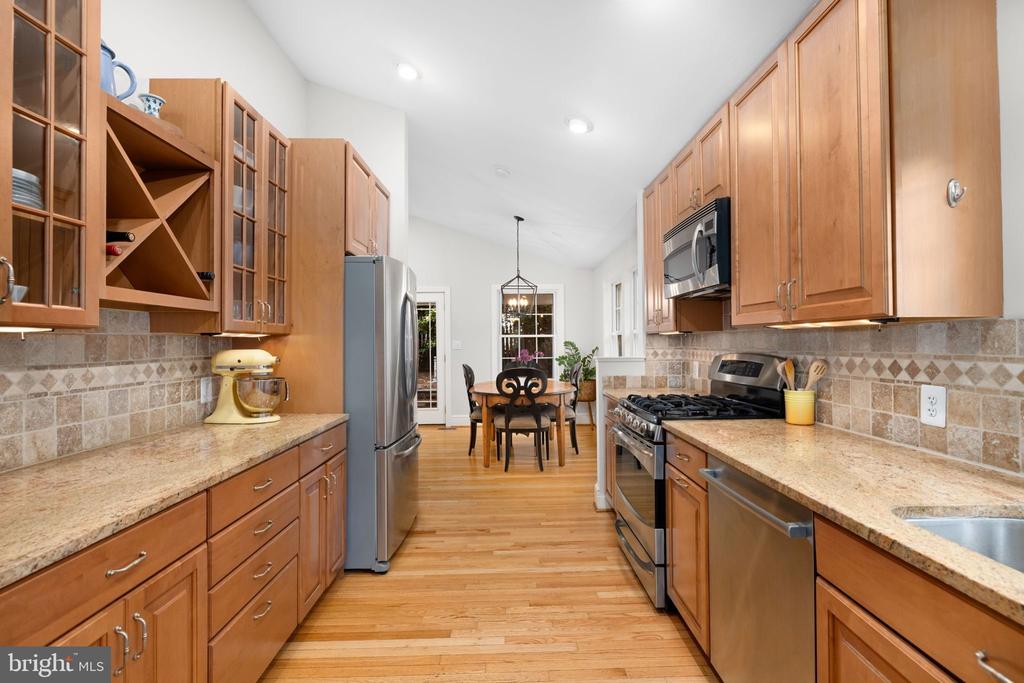 106 E MAPLE STREET