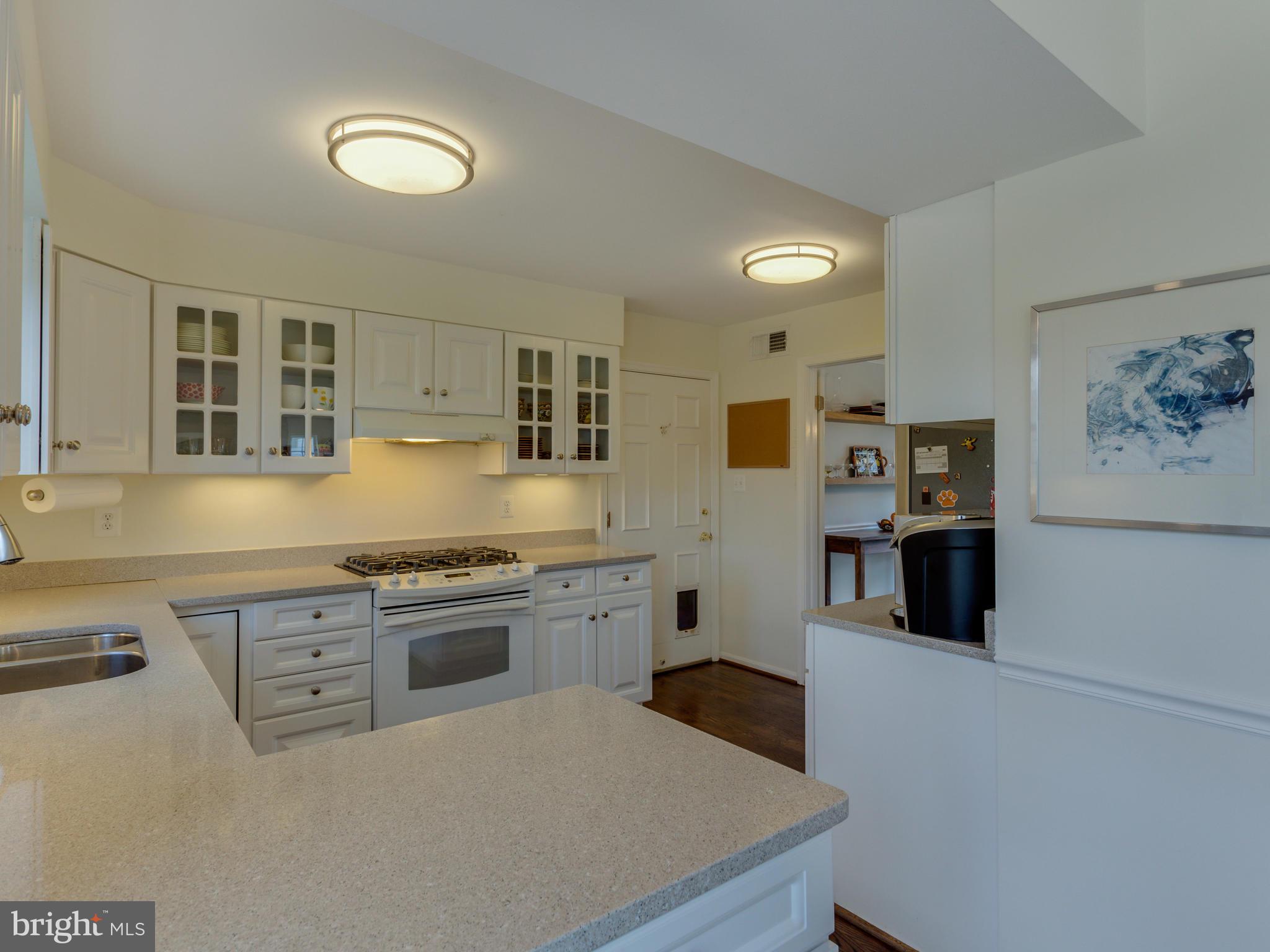 112 E Jefferson St E