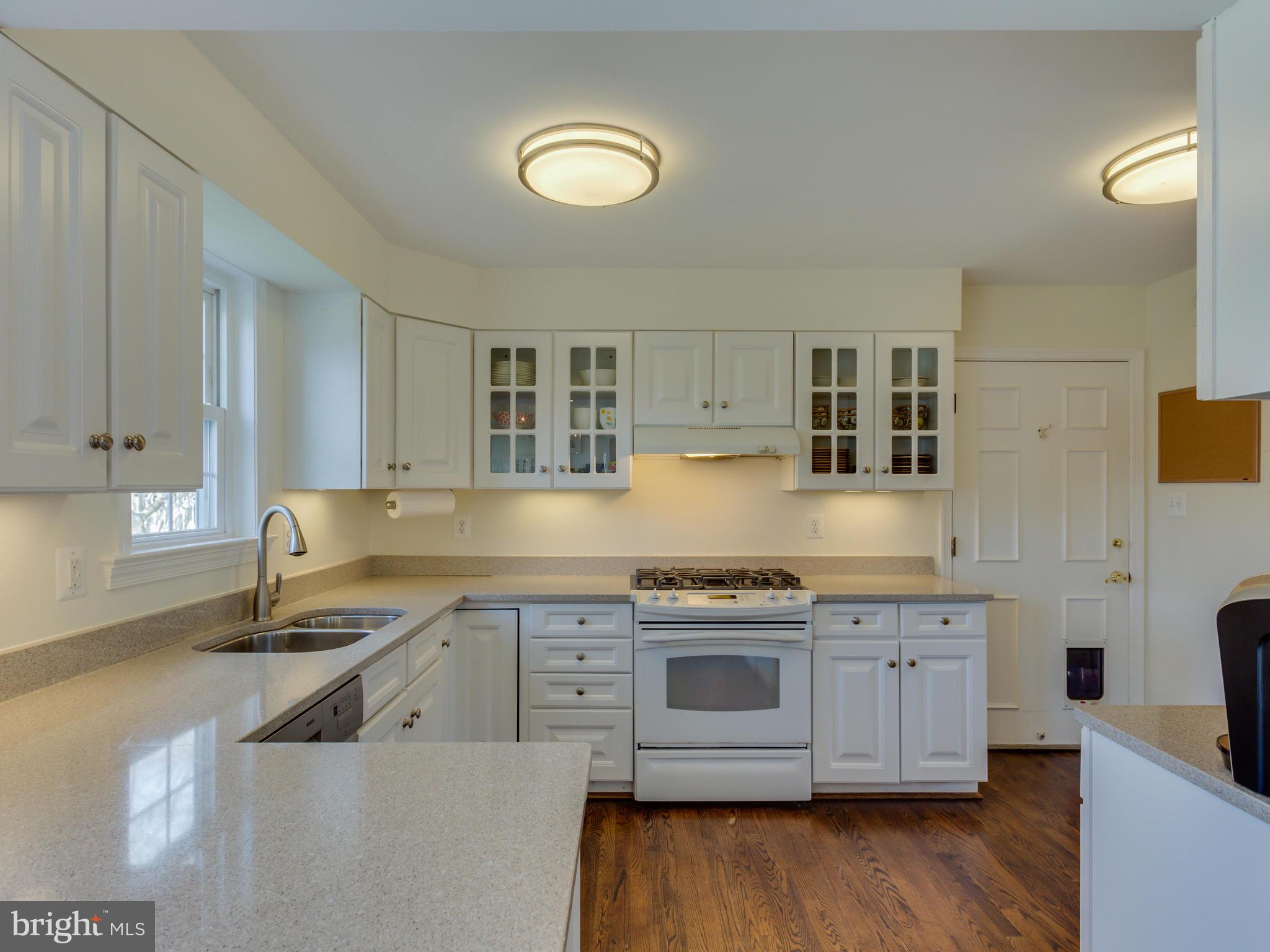 112 E Jefferson St E