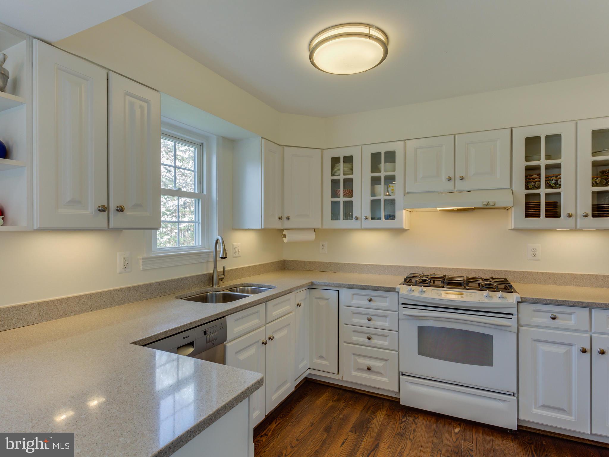 112 E Jefferson St E