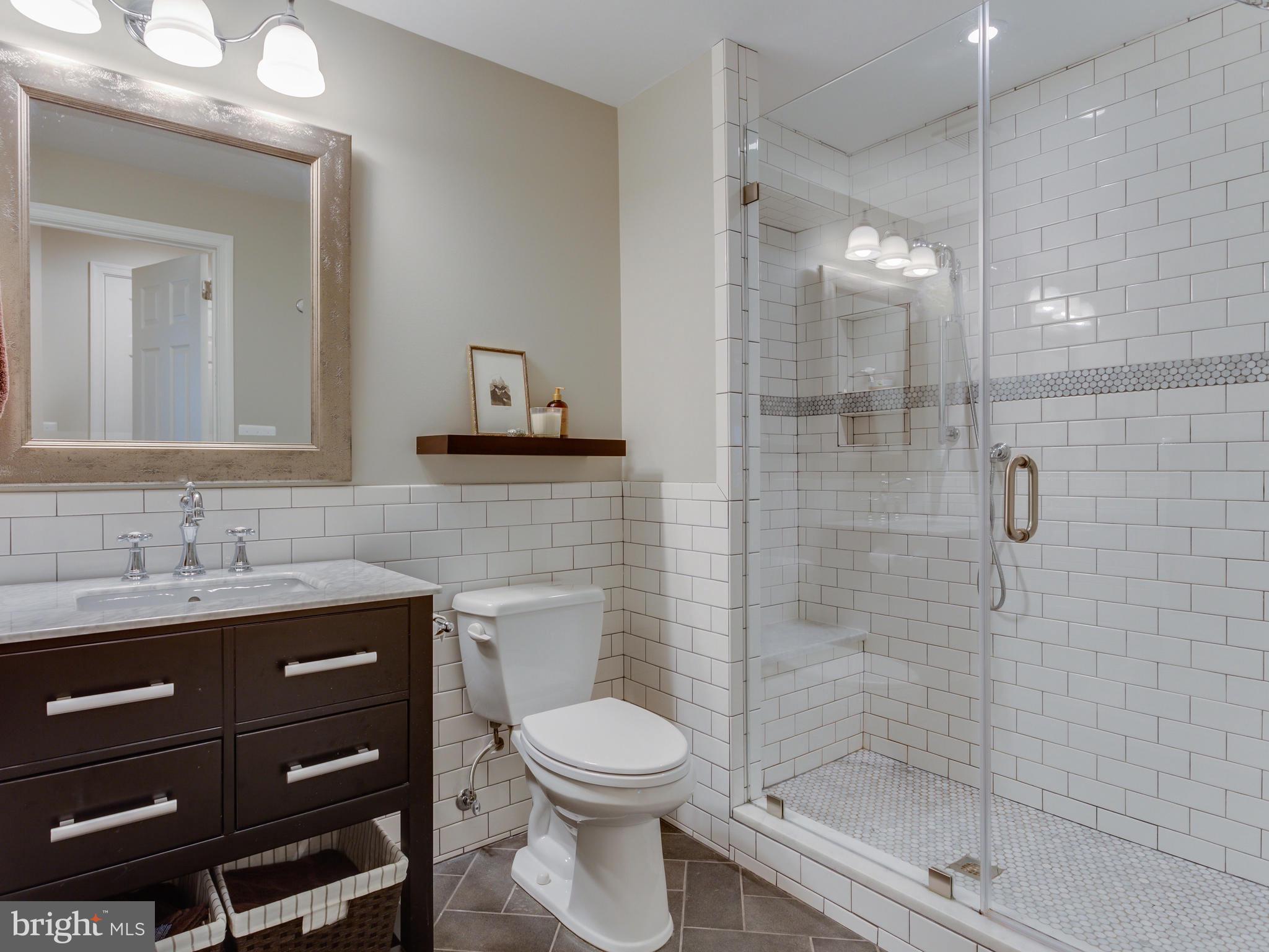 112 E Jefferson St E