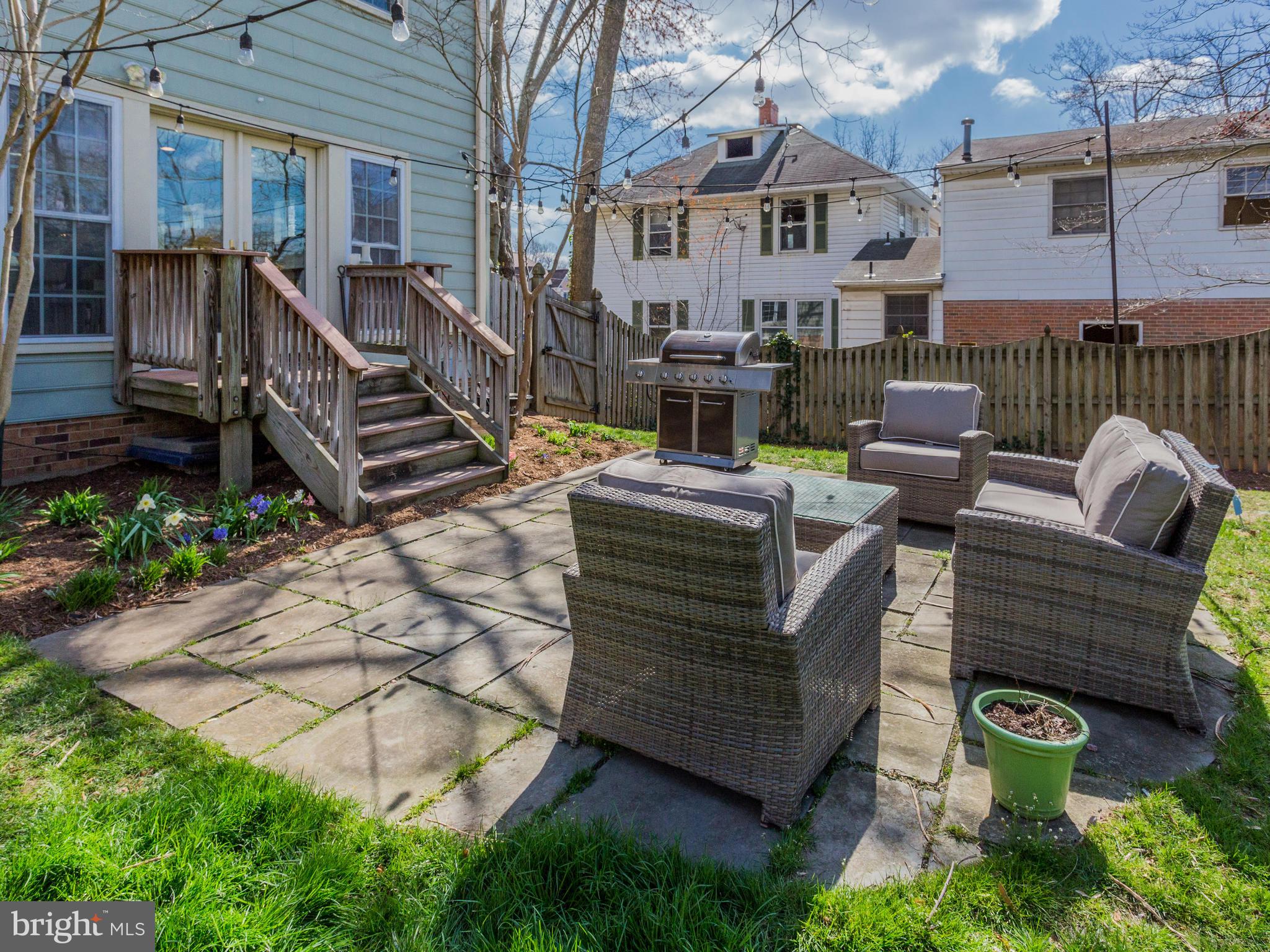 112 E Jefferson St E