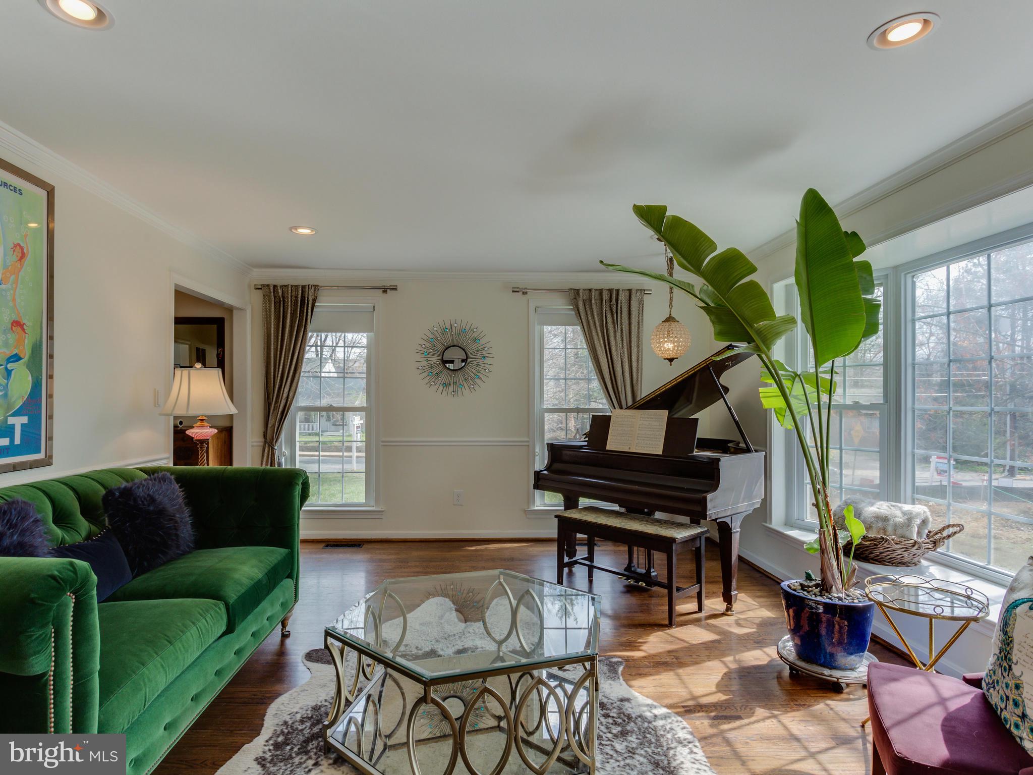 112 E Jefferson St E