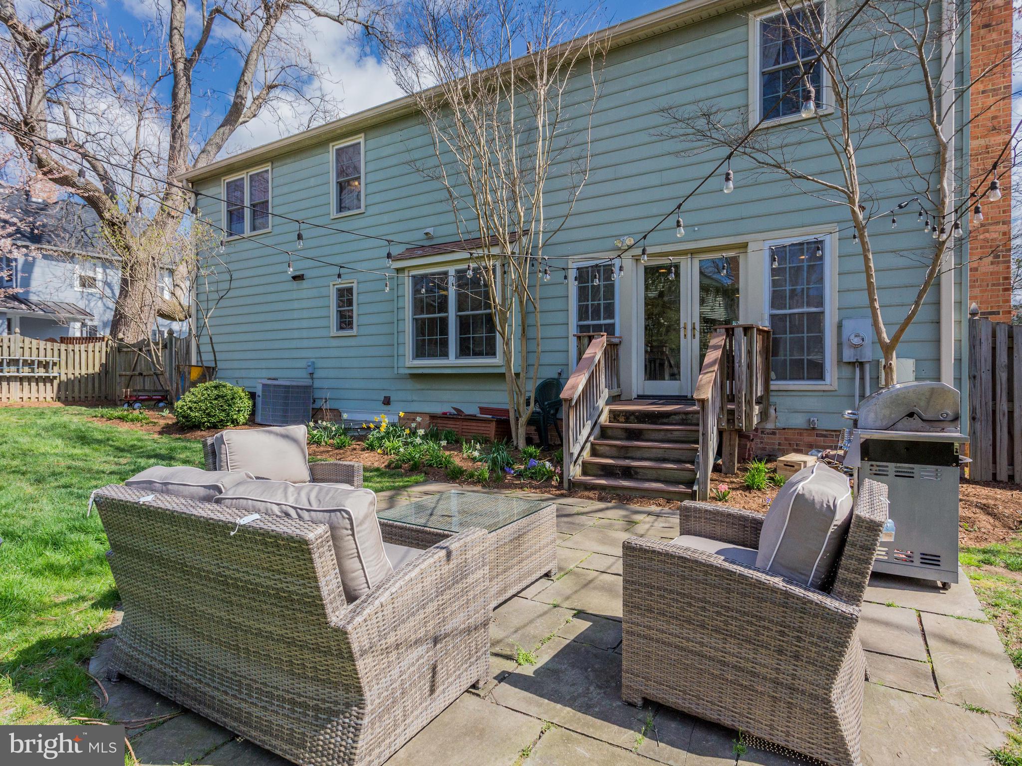 112 E Jefferson St E