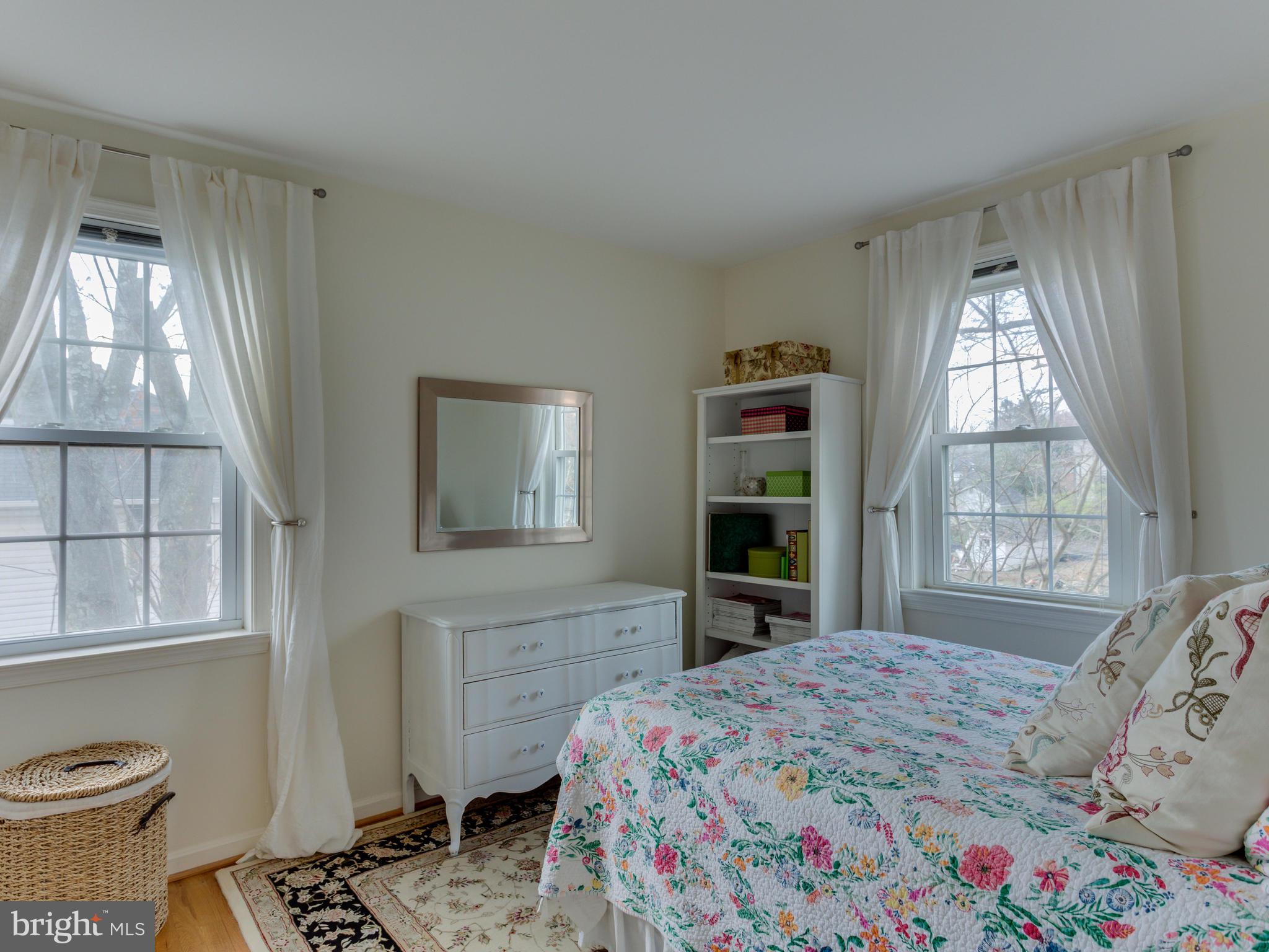 112 E Jefferson St E