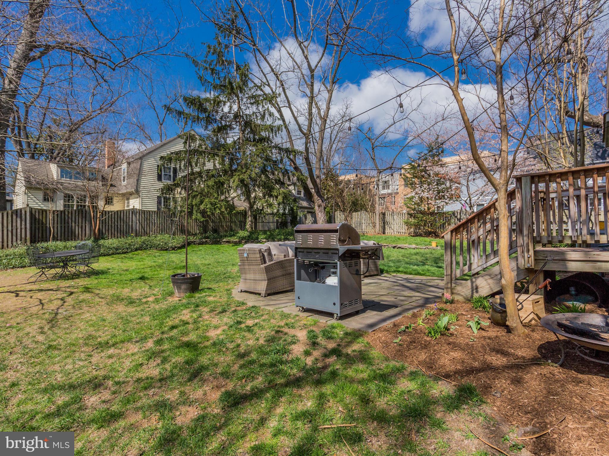 112 E Jefferson St E