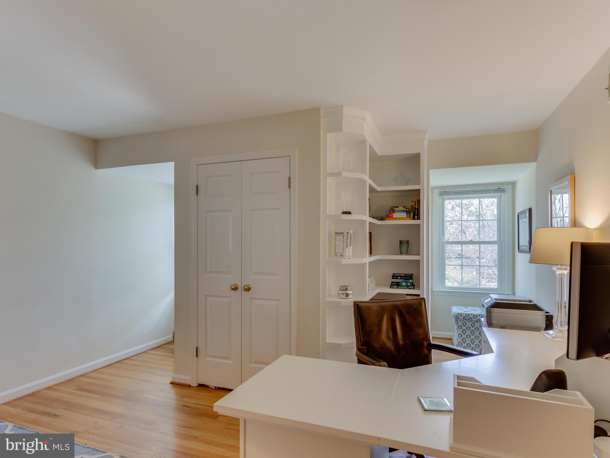 112 E Jefferson St E