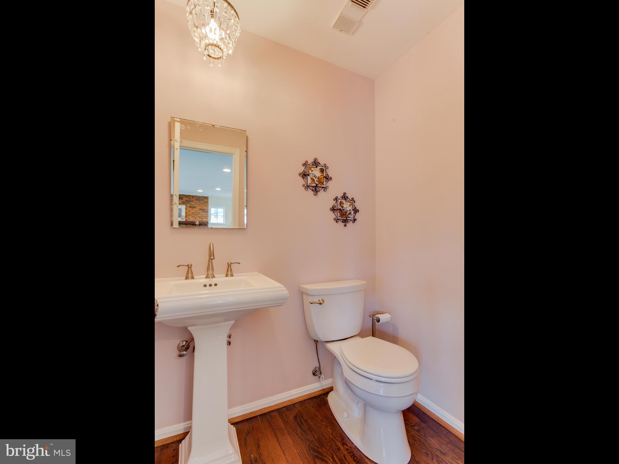 112 E Jefferson St E