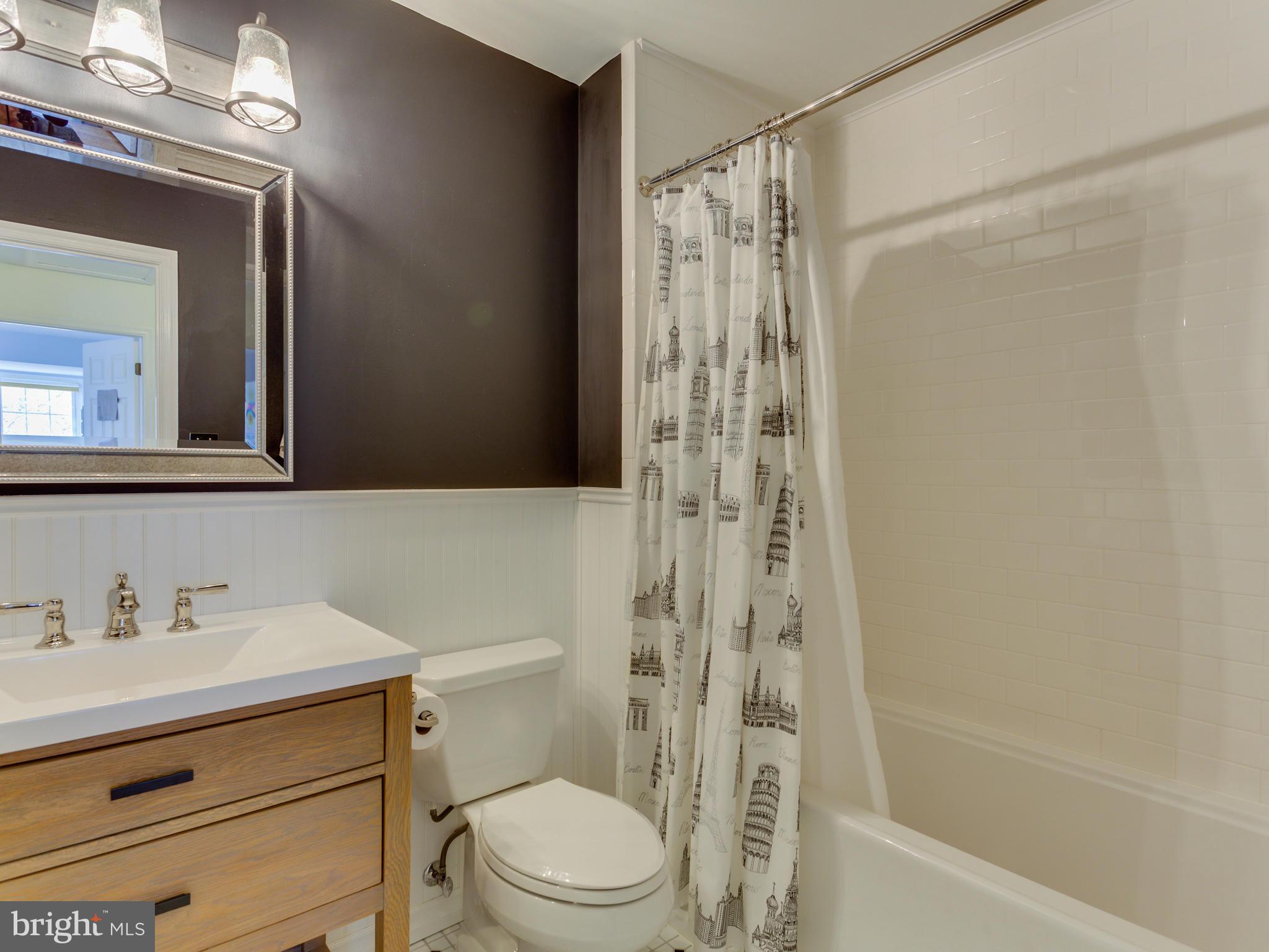 112 E Jefferson St E