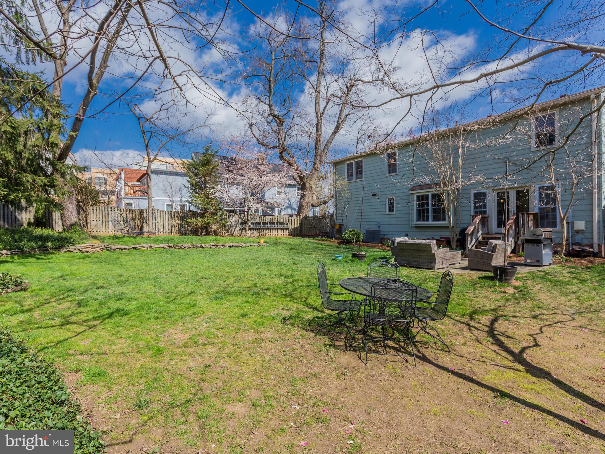 112 E Jefferson St E