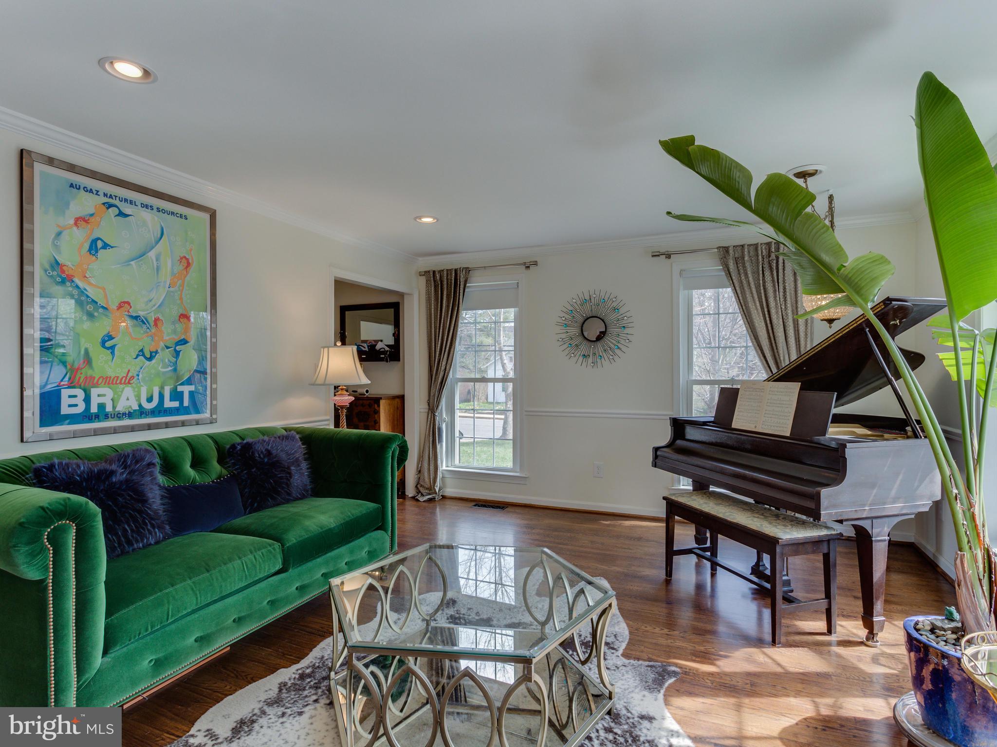 112 E Jefferson St E