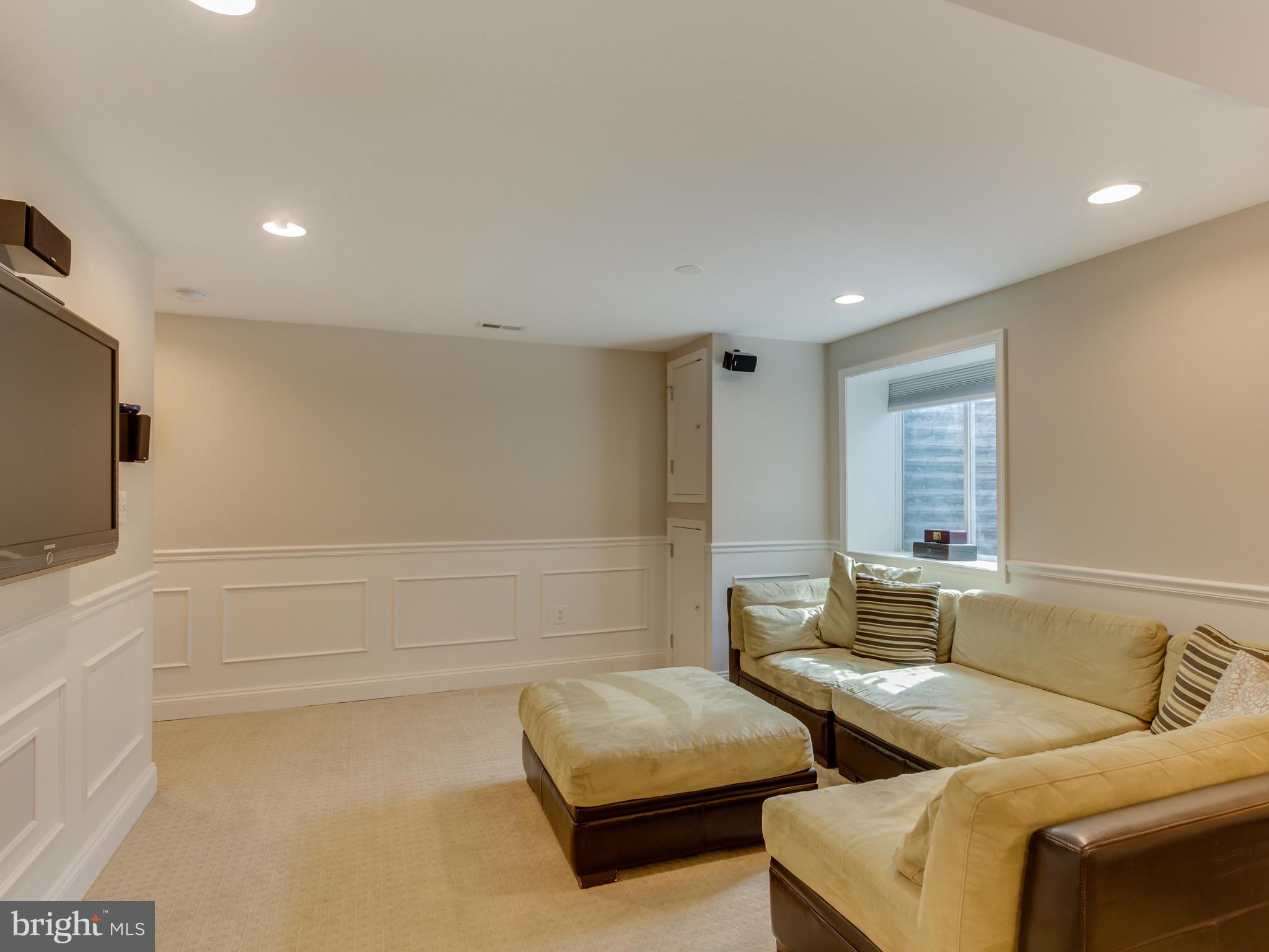 112 E Jefferson St E