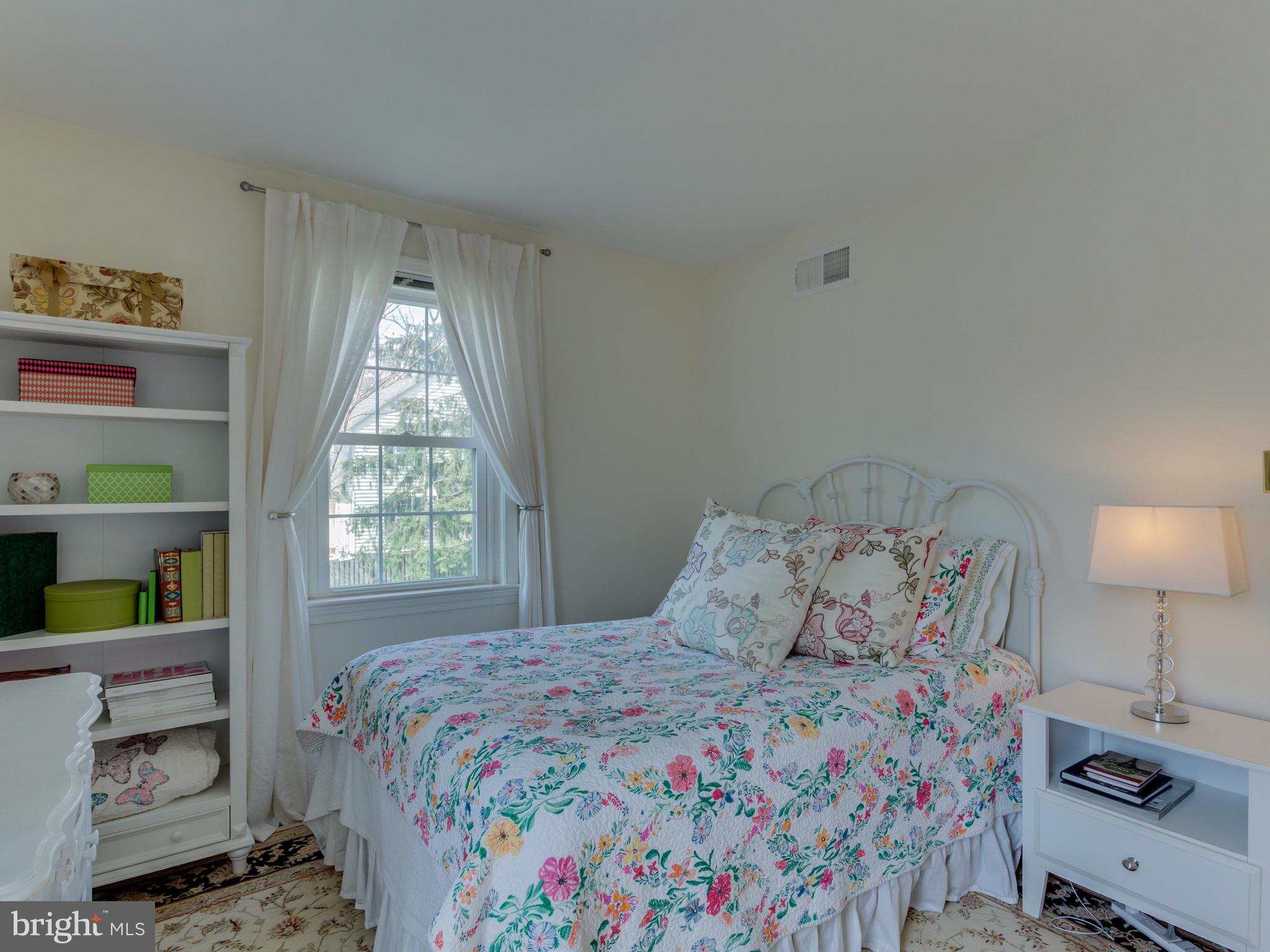 112 E Jefferson St E