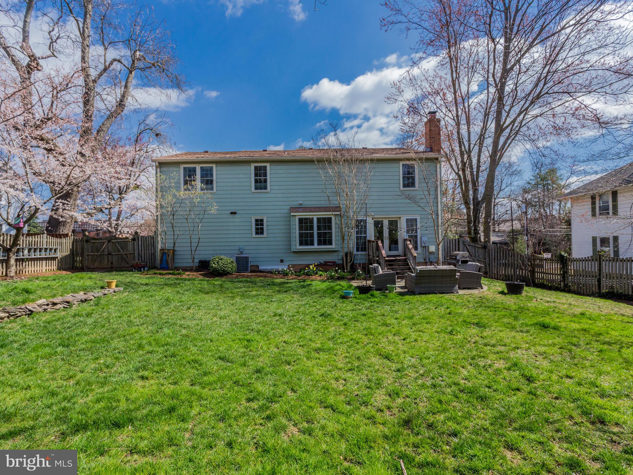 112 E Jefferson St E