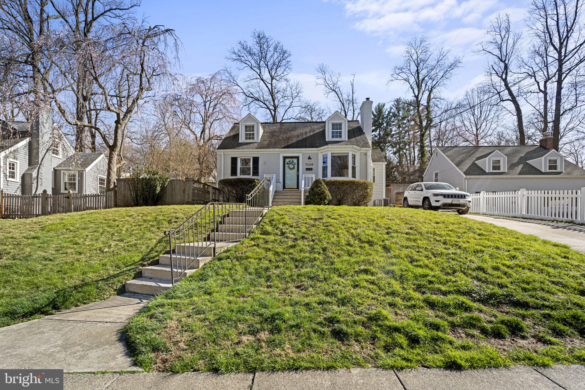 7009 Jefferson Ave