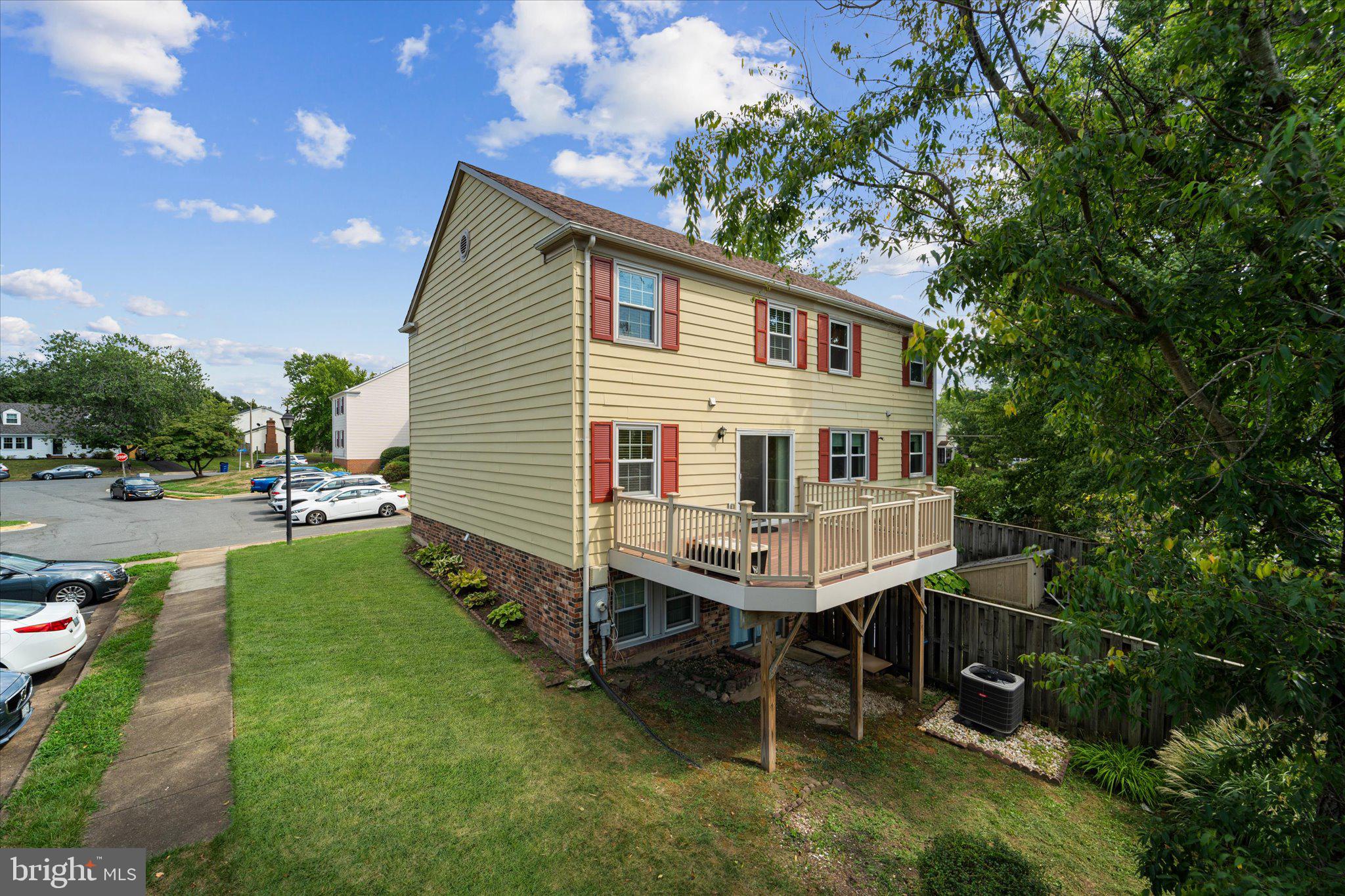 713 Hemlock Ct