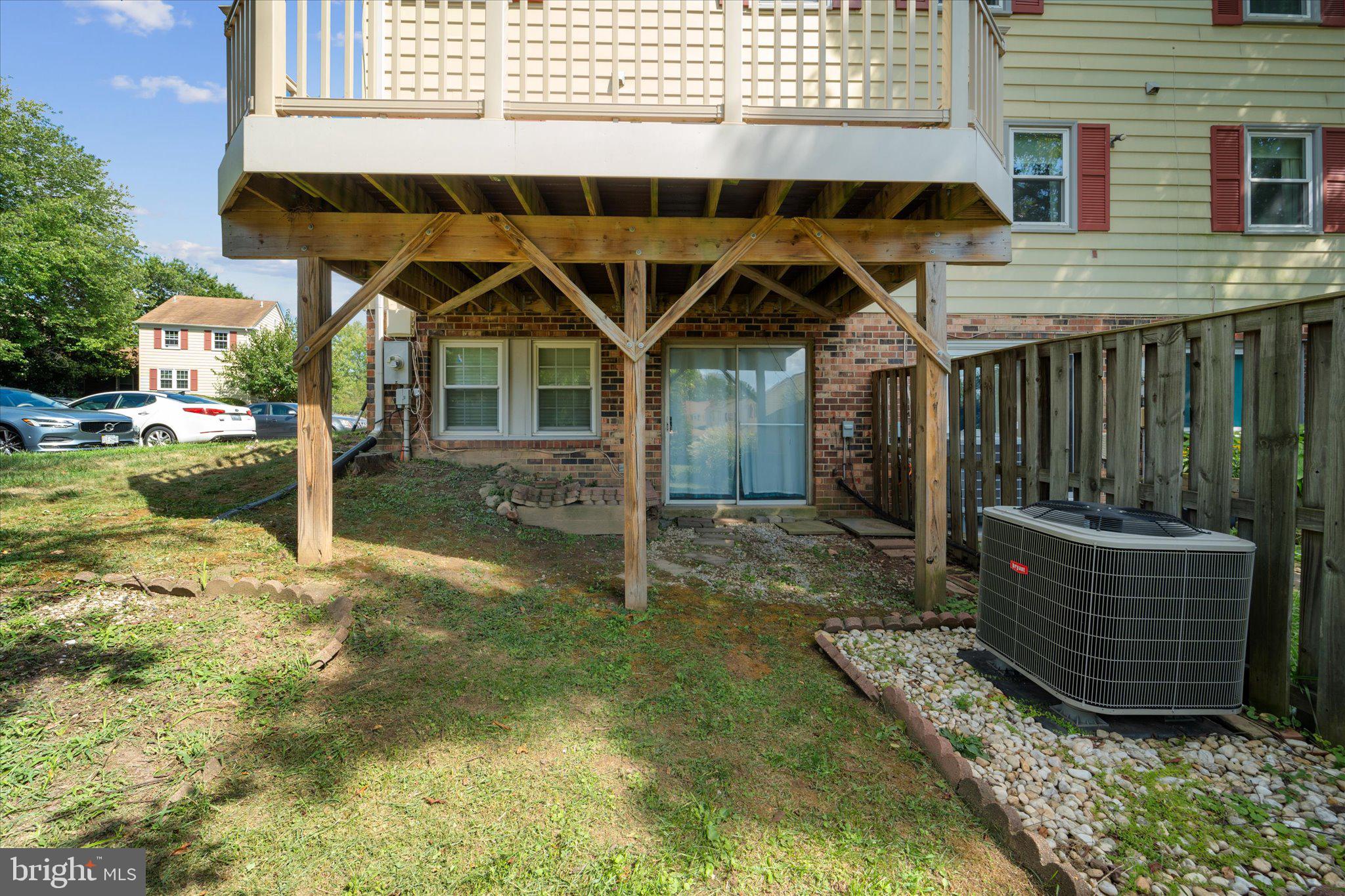 713 Hemlock Ct