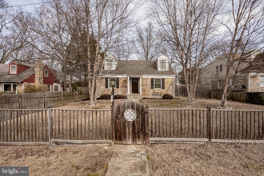 2514 Stone Hedge Dr