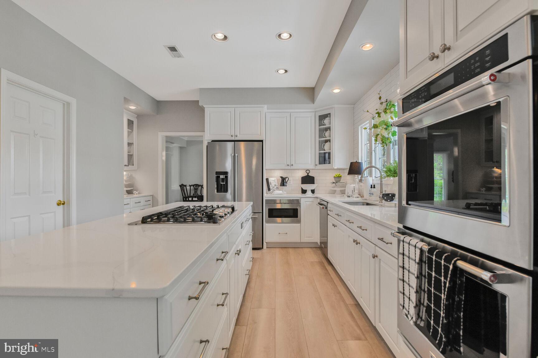 12804 New Parkland Dr