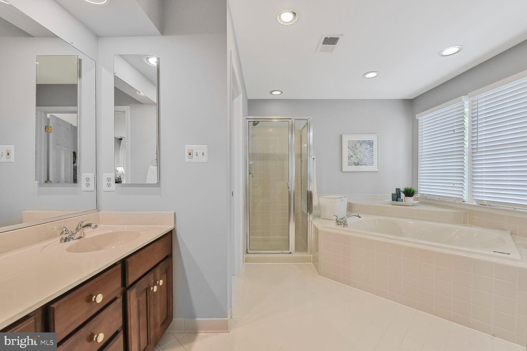 12804 New Parkland Dr