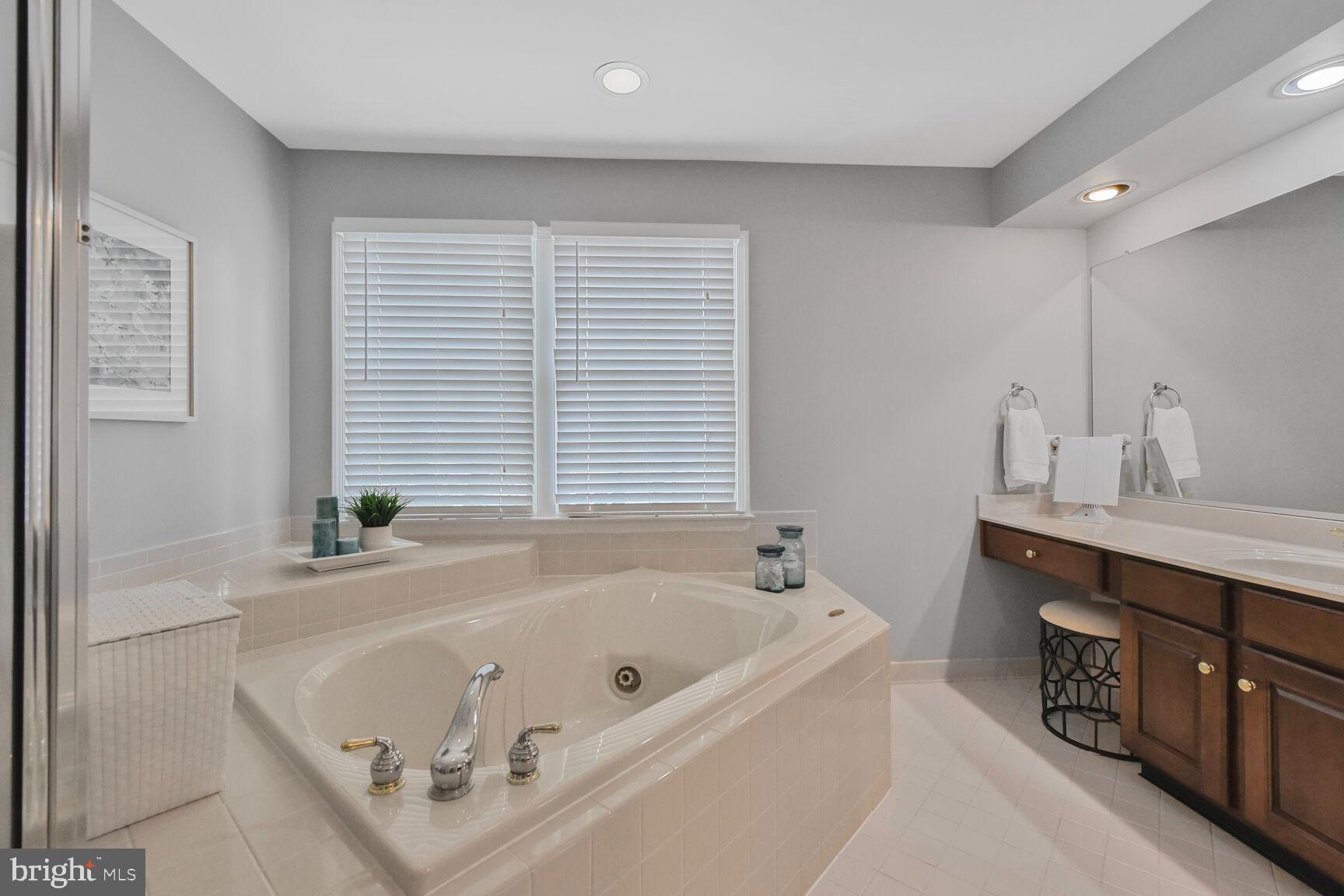 12804 New Parkland Dr