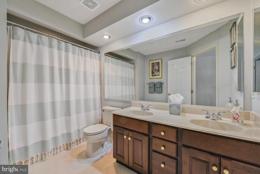 12804 New Parkland Dr