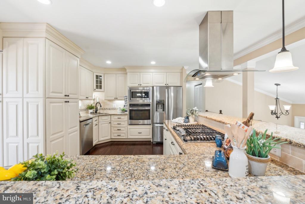 7103 Carnation Ct
