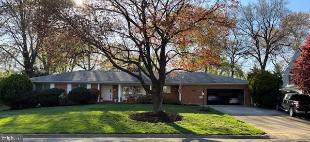 1704 Oak Ln