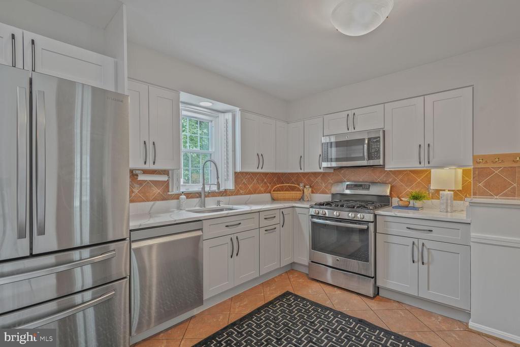 2239 Casemont Dr