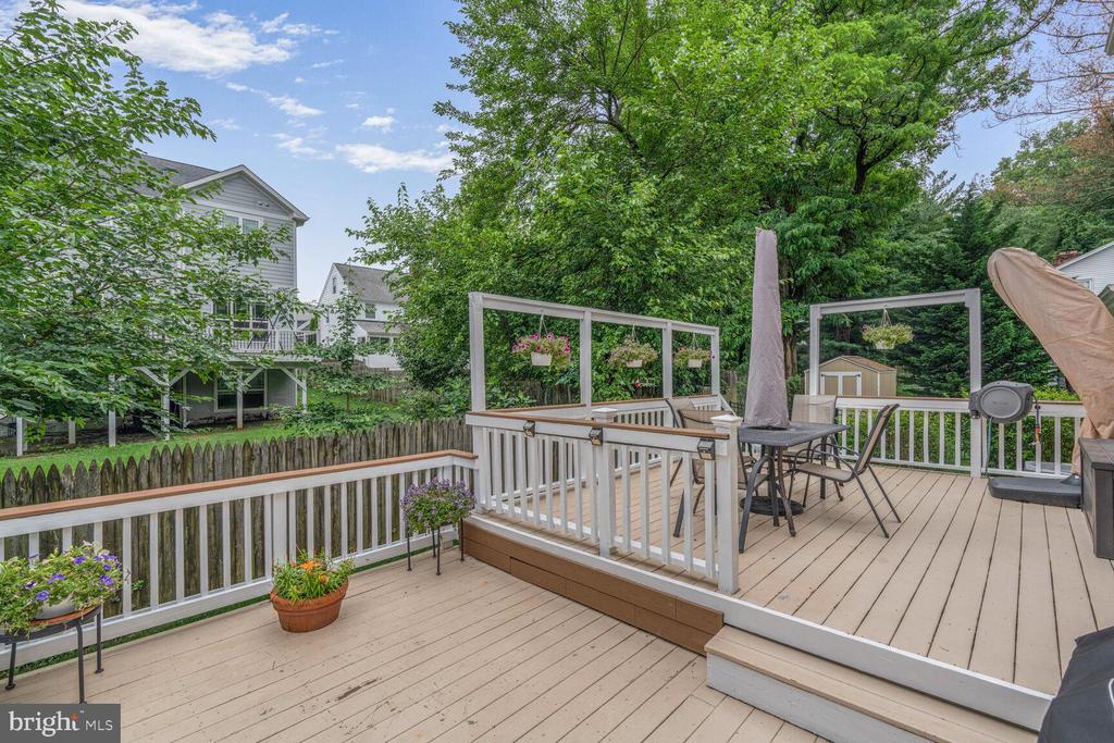 2239 Casemont Dr