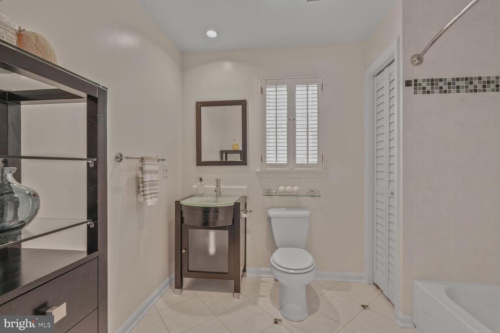 2239 Casemont Dr