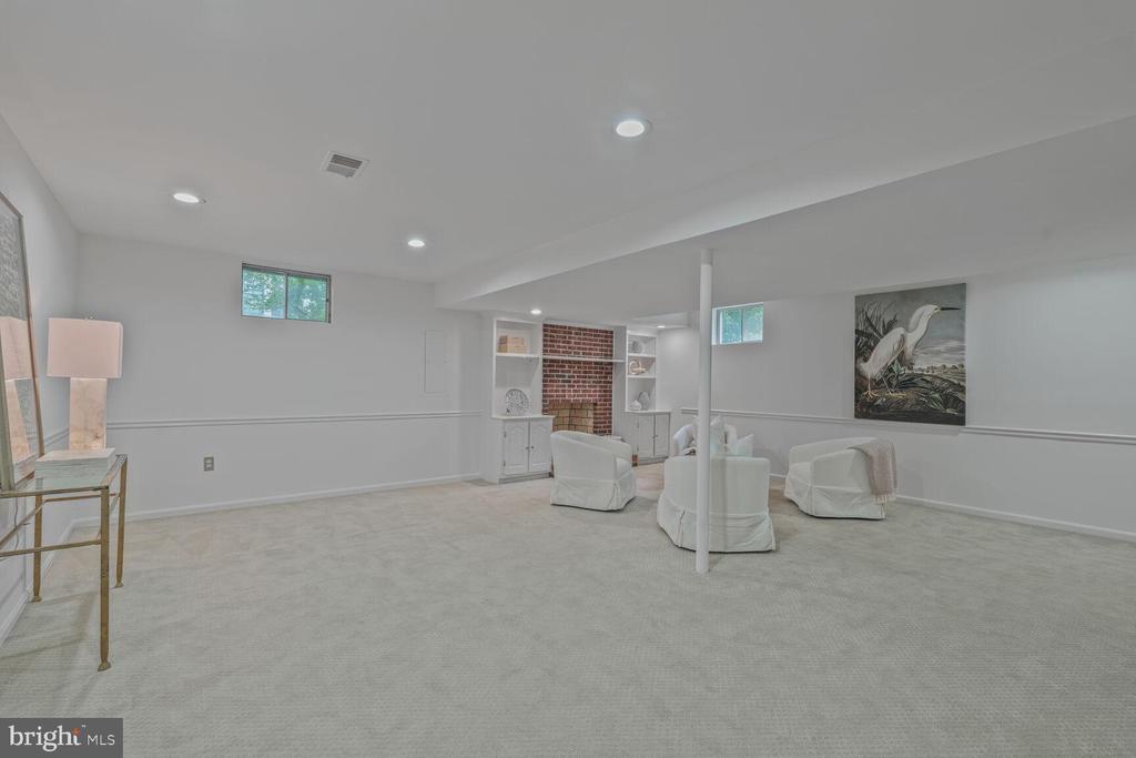 2239 Casemont Dr