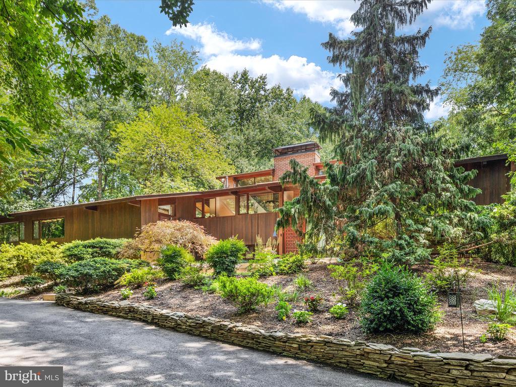1749 DRESSAGE DRIVE