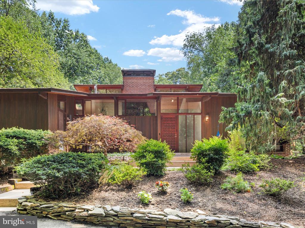 1749 DRESSAGE DRIVE