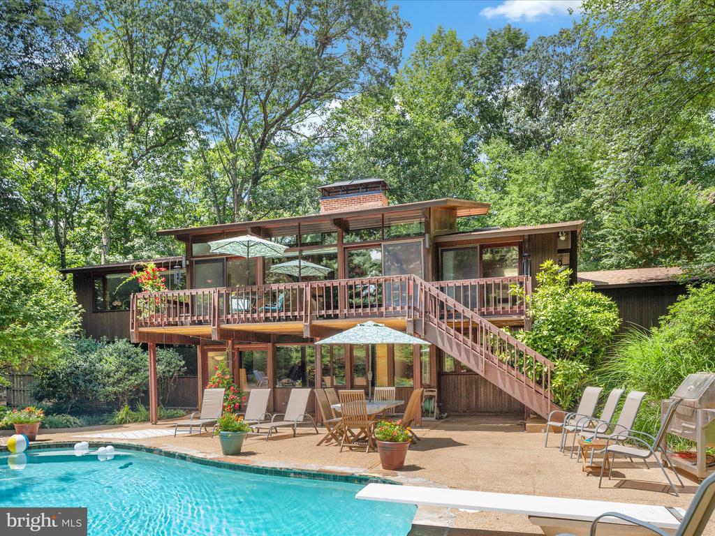 1749 DRESSAGE DRIVE