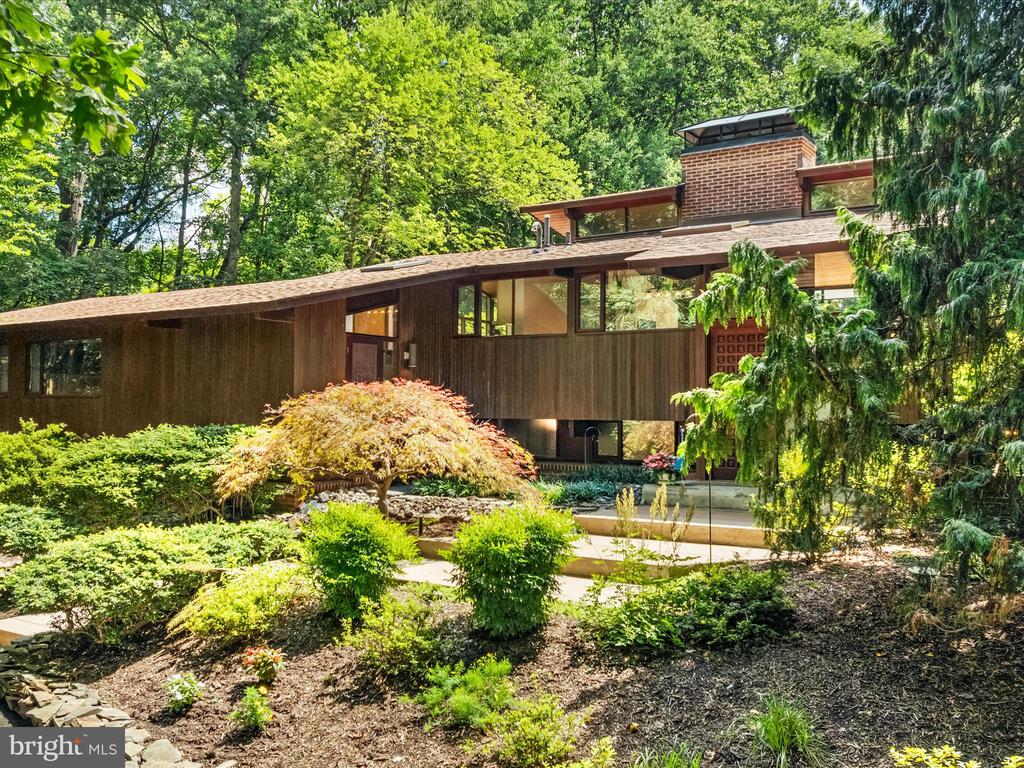1749 DRESSAGE DRIVE