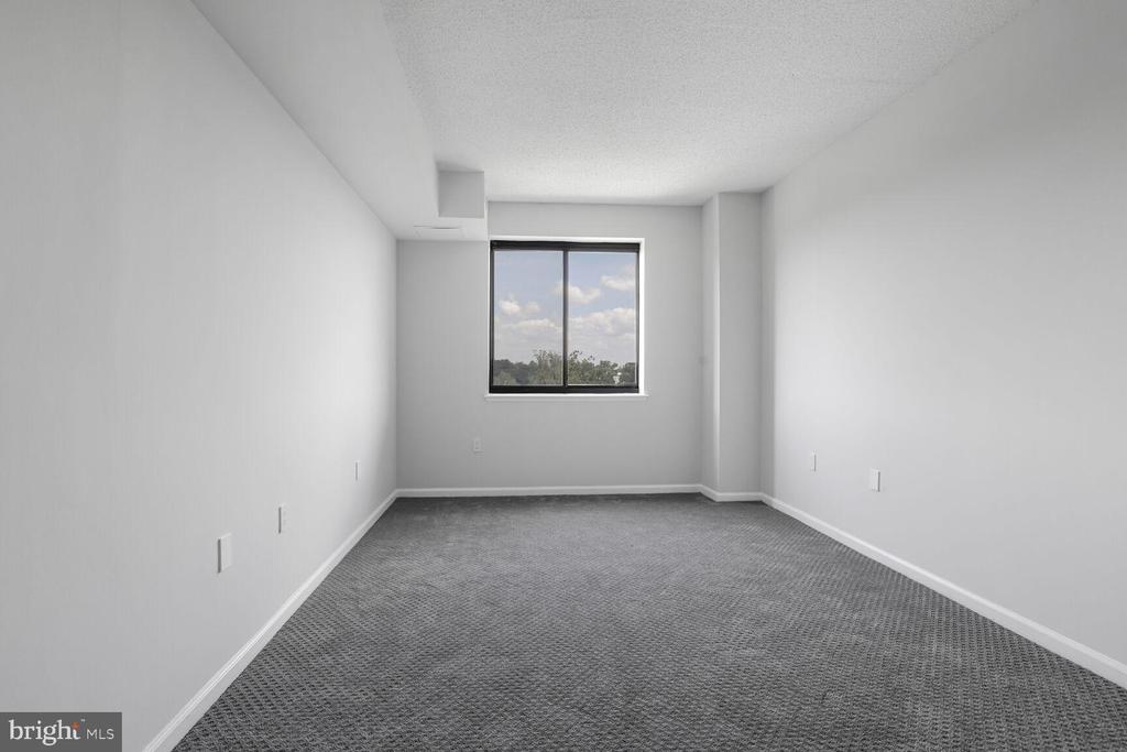 2230 George C Marshall Dr #1127