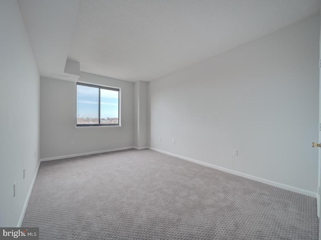 2230 George C Marshall Dr #1127
