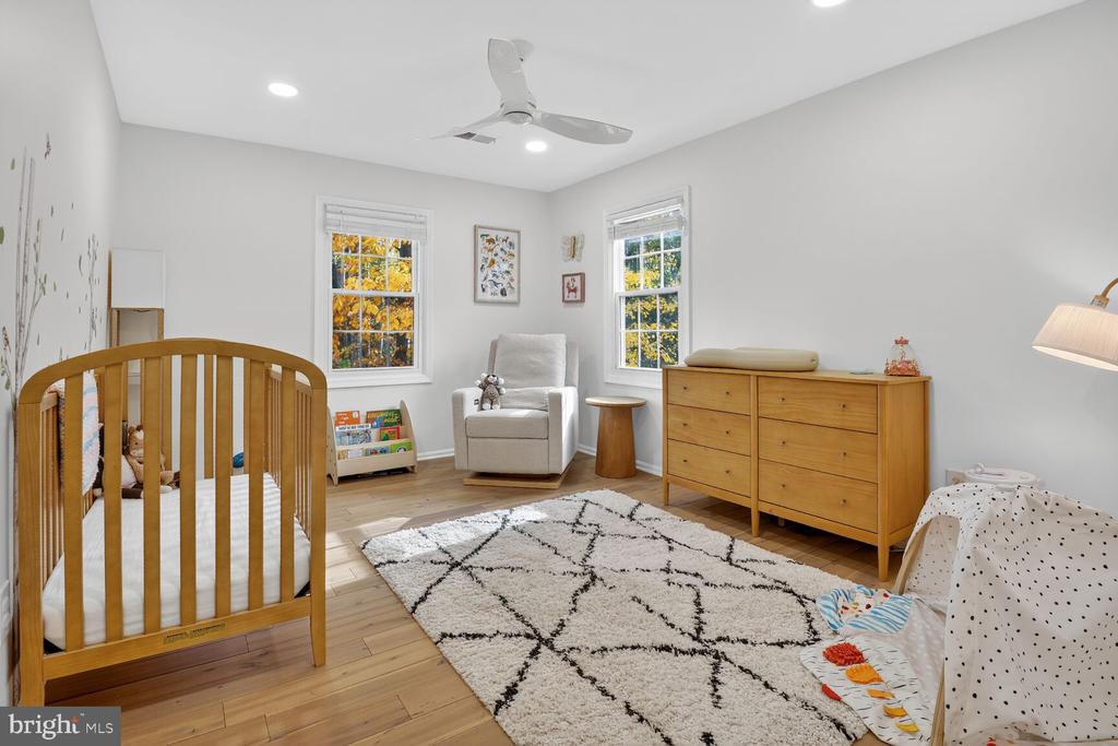 3725 KRYSIA COURT