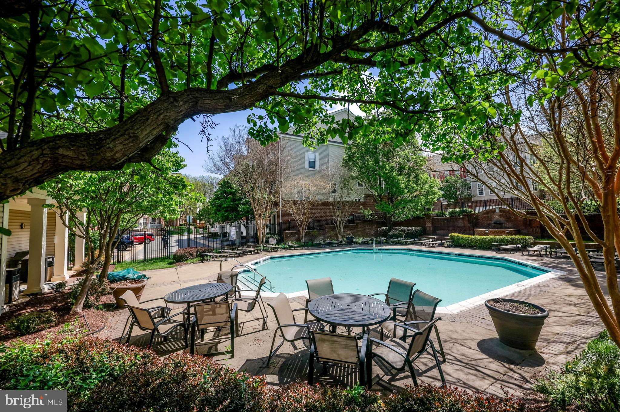 8073 NICOSH CIRCLE LANE 53
