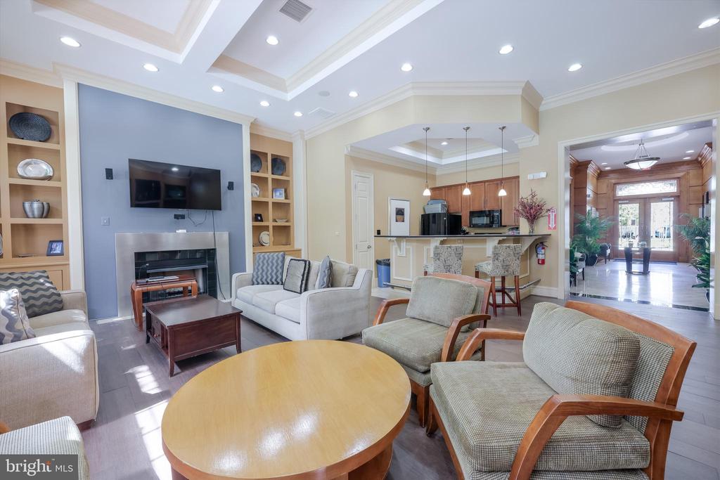 8073 NICOSH CIRCLE LANE 53