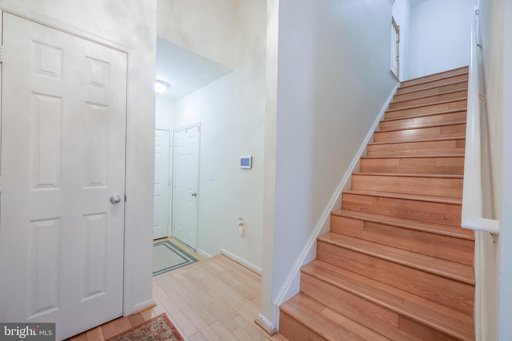 8073 NICOSH CIRCLE LANE 53