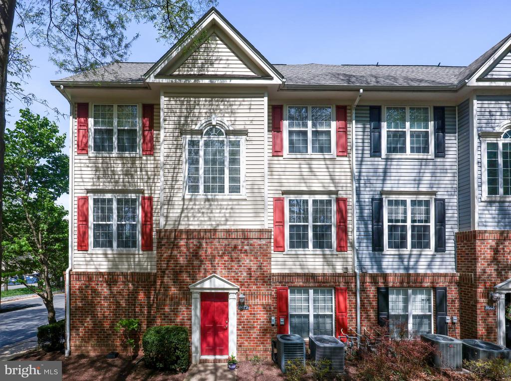 8073 NICOSH CIRCLE LANE 53