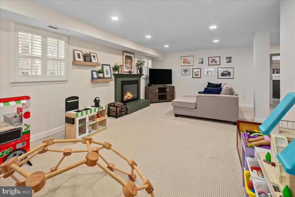 3115 LITTLE CREEK LANE