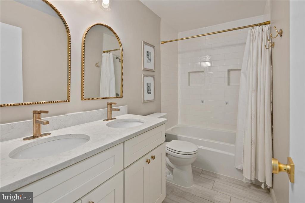 3115 LITTLE CREEK LANE